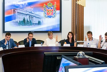 Студотрядовцев предложено обучать рабочим специальностям бесплатно